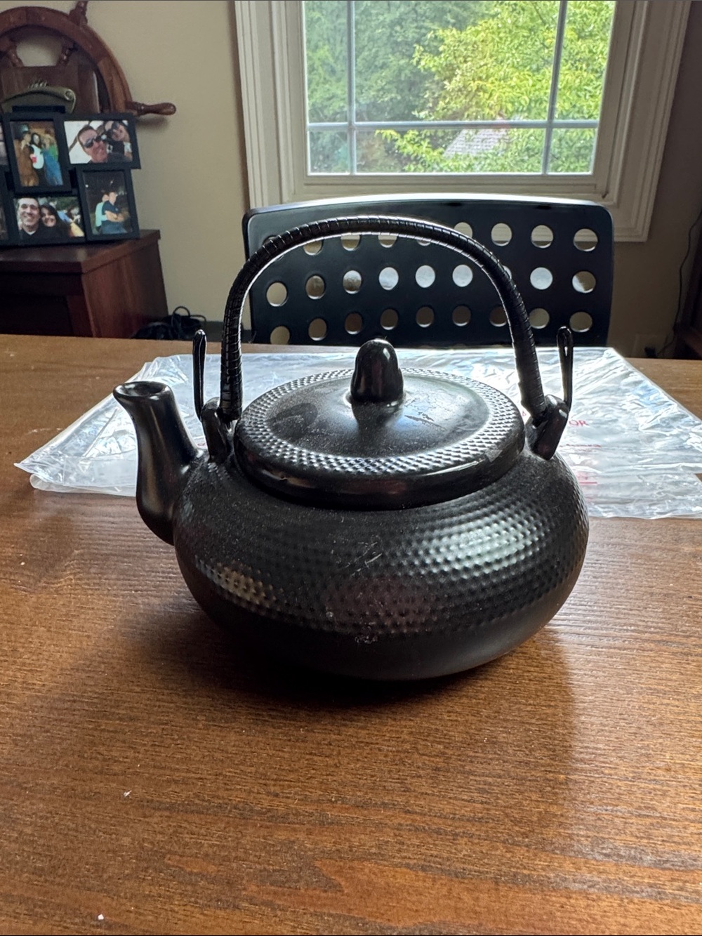 Expressions Black Teapot with Textured Finish and Handle w/lid & screen